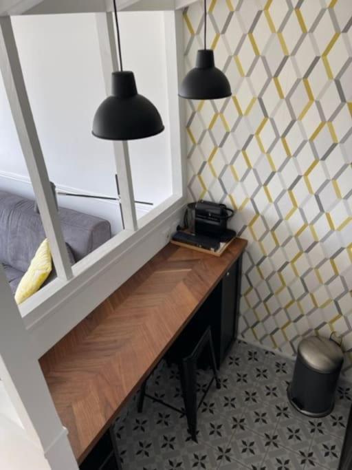 Appartement Calme Avec Vue Toits De Et Tour Eiffel *